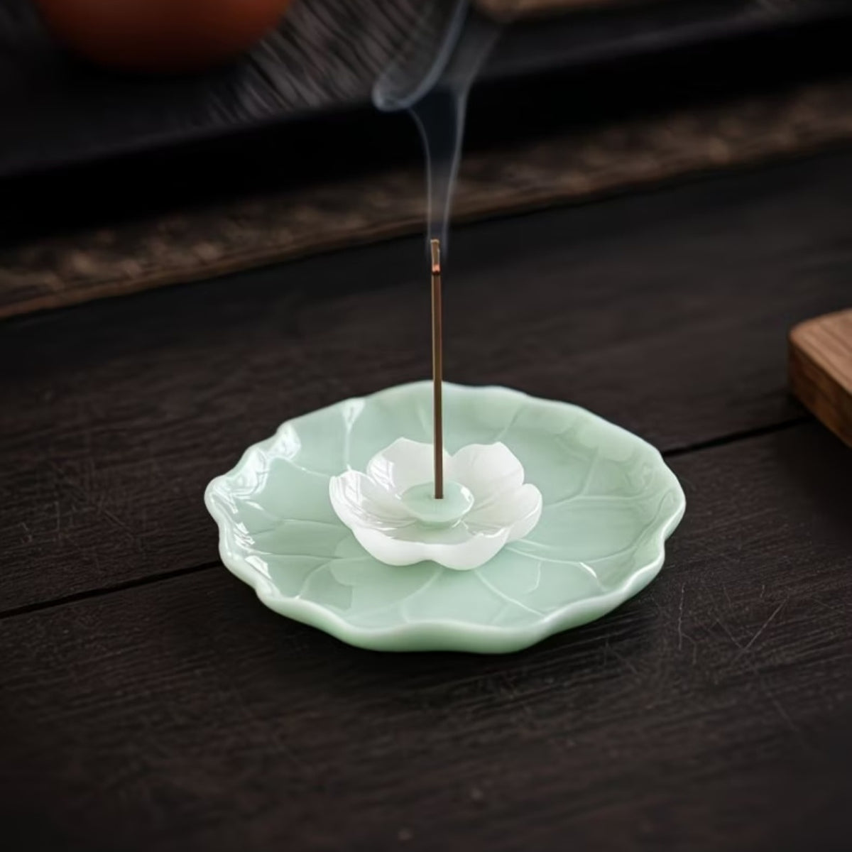 Qing Lian Incense Holder